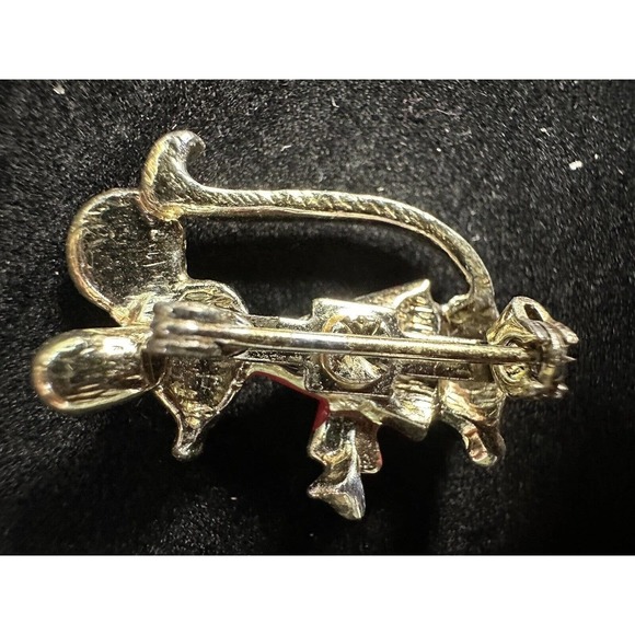 Pin Brooch Mouse Wearing Red Shirt Pin Brooch Small Goldtone 1” Vintage - Picture 4 of 5